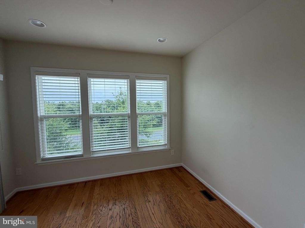 19954 Abram Terrace - Photo 24