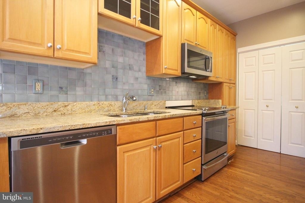 6032 Kelsey Court - Photo 9