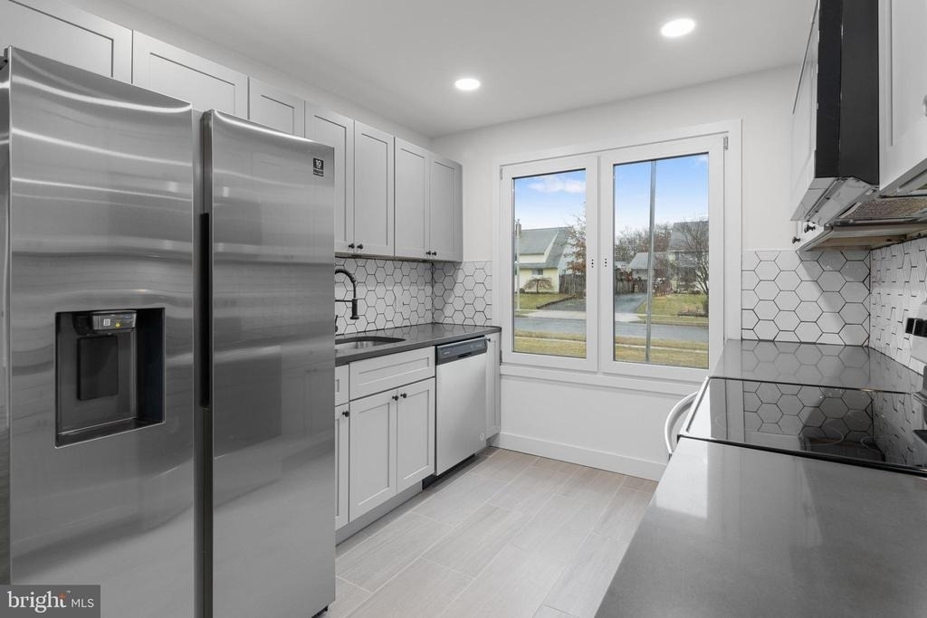 6 Roundwood Lane - Photo 2