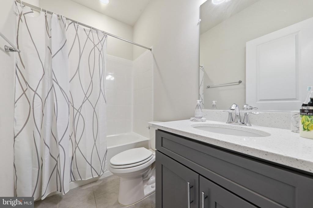 1211 Vermeer Avenue - Photo 4