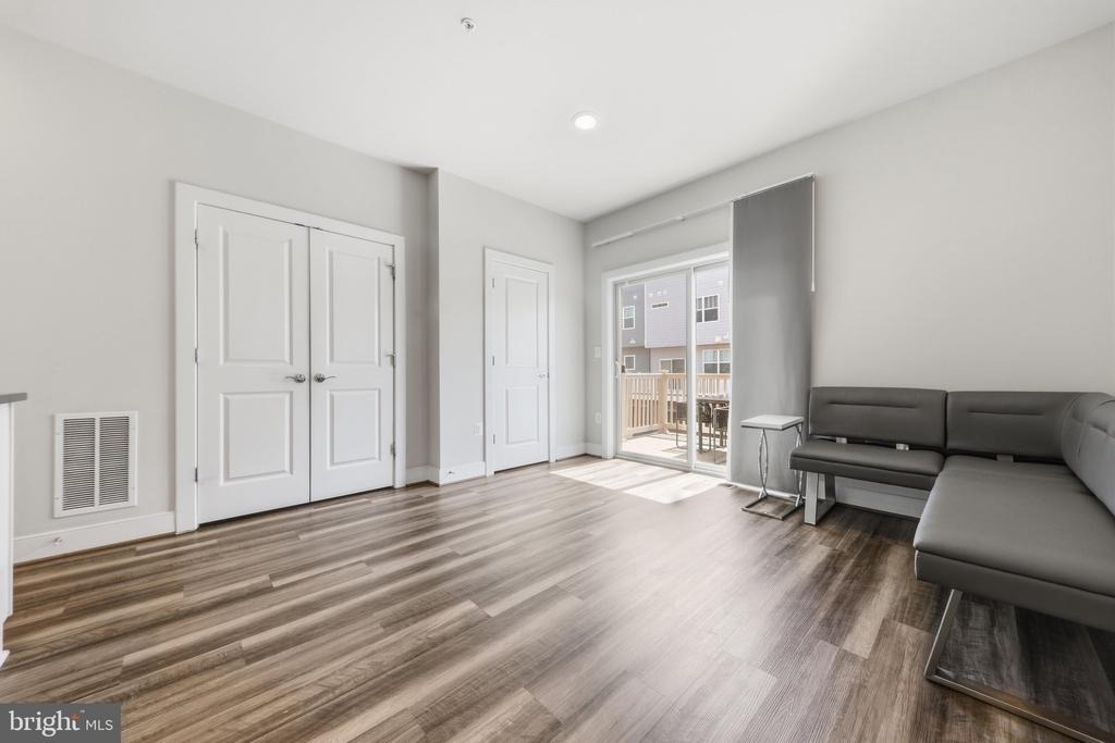 1211 Vermeer Avenue - Photo 6