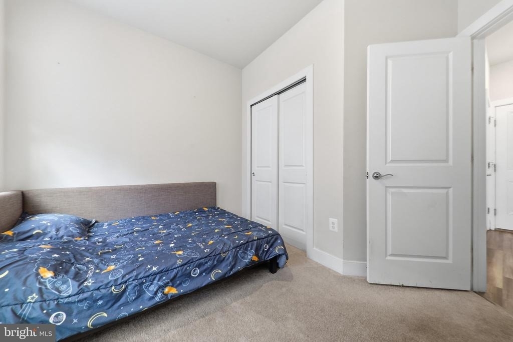 1211 Vermeer Avenue - Photo 2