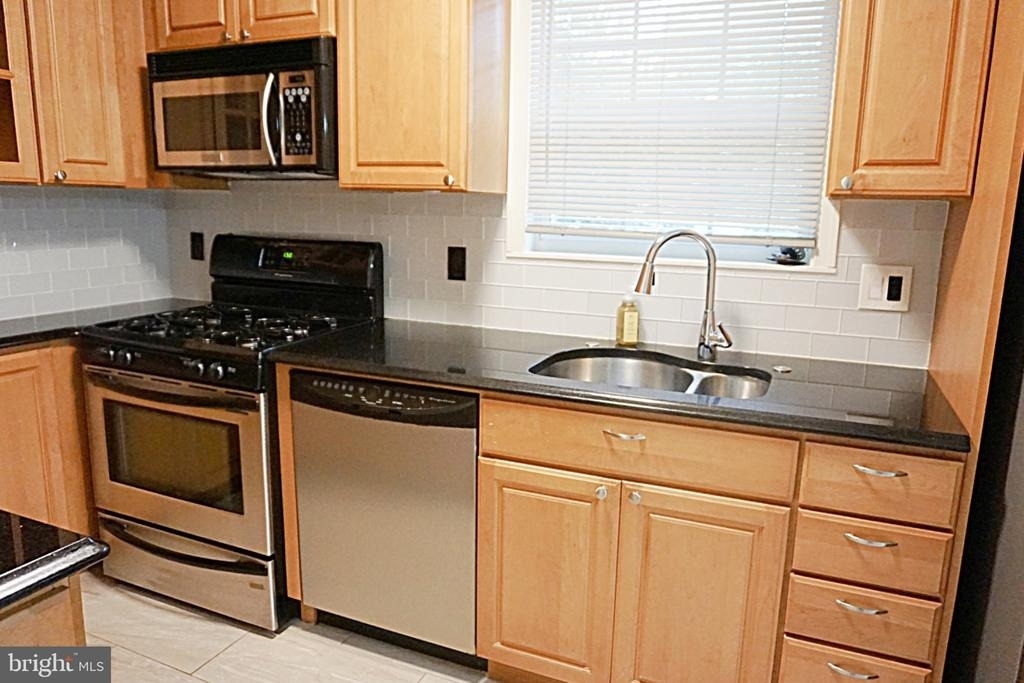 3 Crystal Rock Court - Photo 1