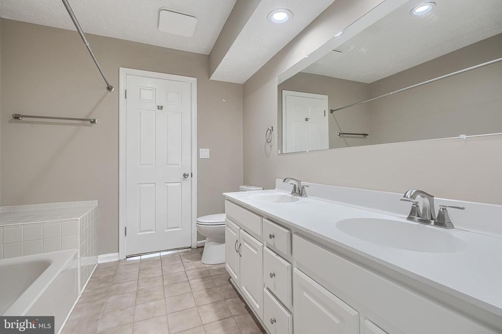 2332 Darby Court - Photo 14