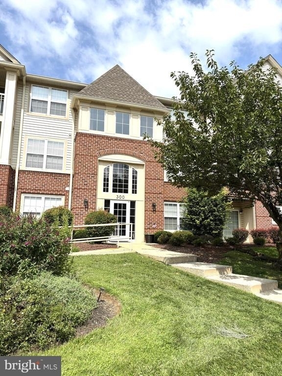 300 Tall Pines Court - Photo 0