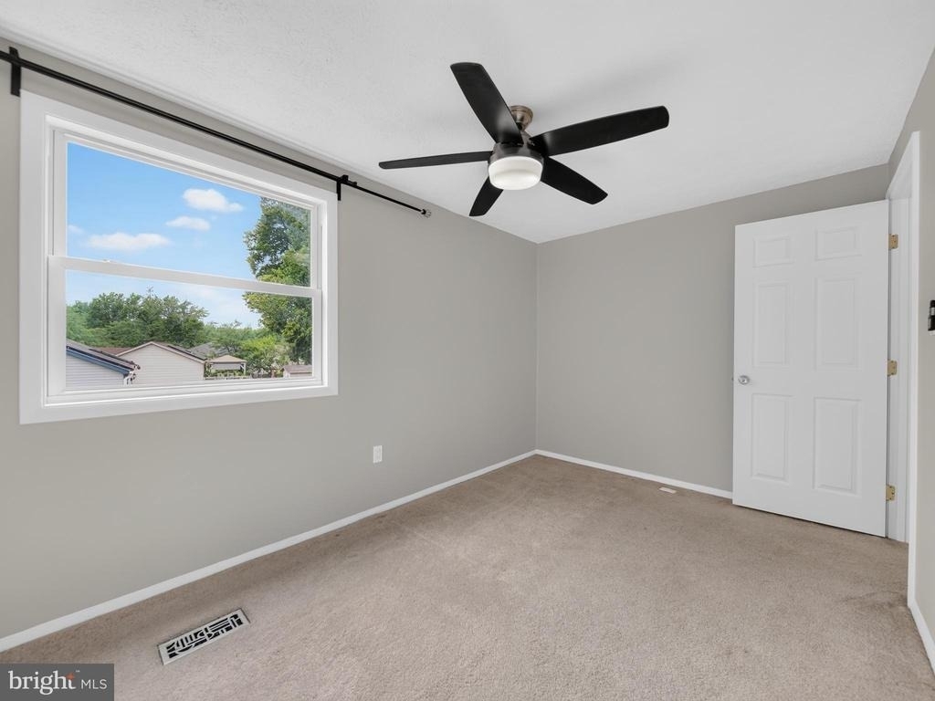 7648 Fairbanks Court - Photo 17