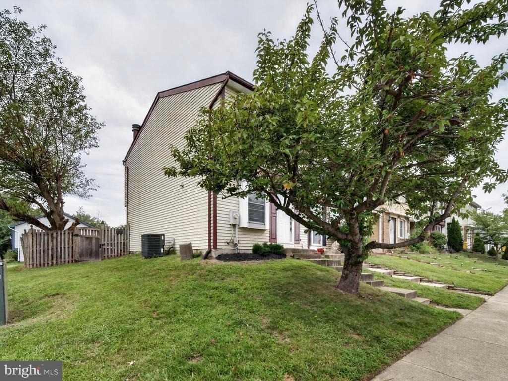 7648 Fairbanks Court - Photo 34