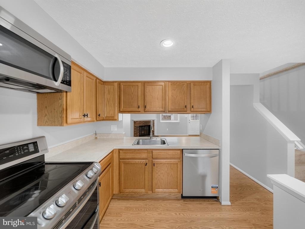 7648 Fairbanks Court - Photo 8