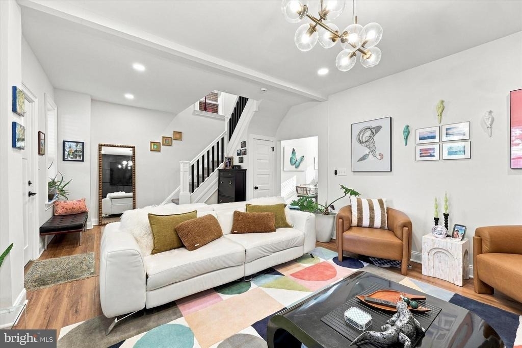 705 W 19th Street - Photo 4