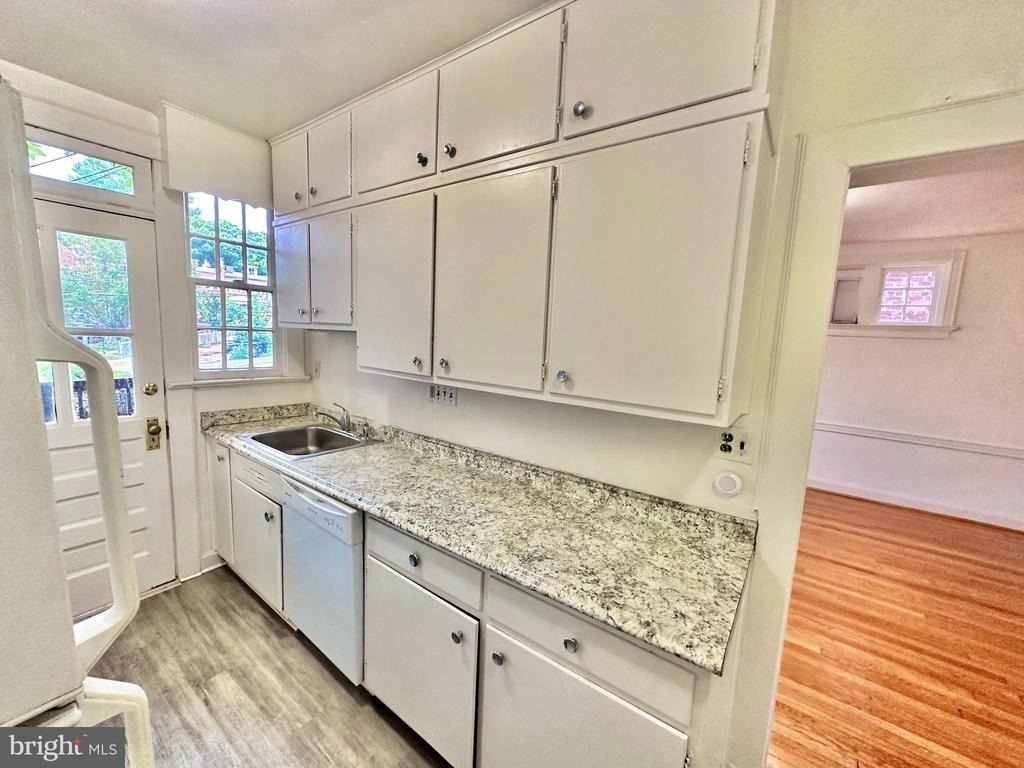 4422 Greenwich Parkway Nw - Photo 15