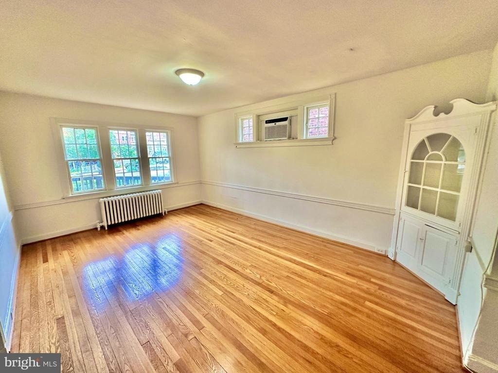 4422 Greenwich Parkway Nw - Photo 9