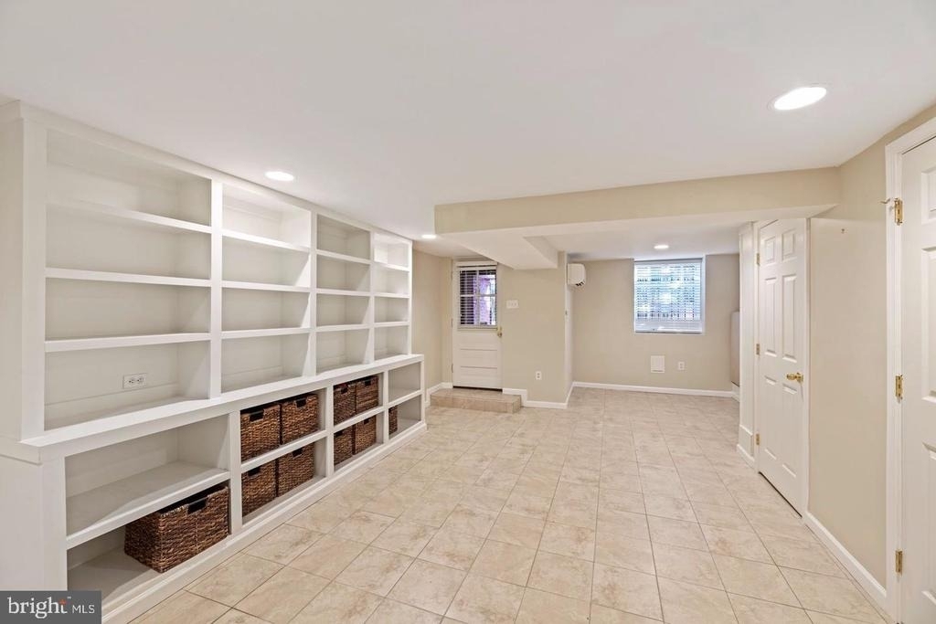 1817 Belmont Road Nw - Photo 2