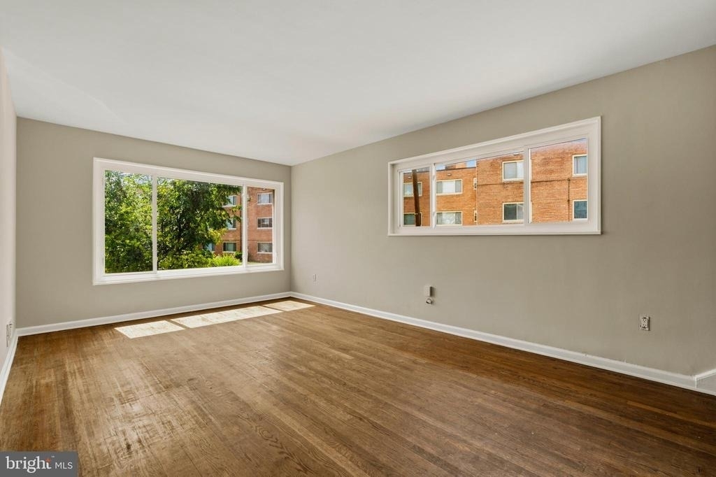 5036 Eastern Avenue Ne - Photo 4