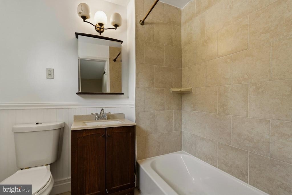 5036 Eastern Avenue Ne - Photo 8