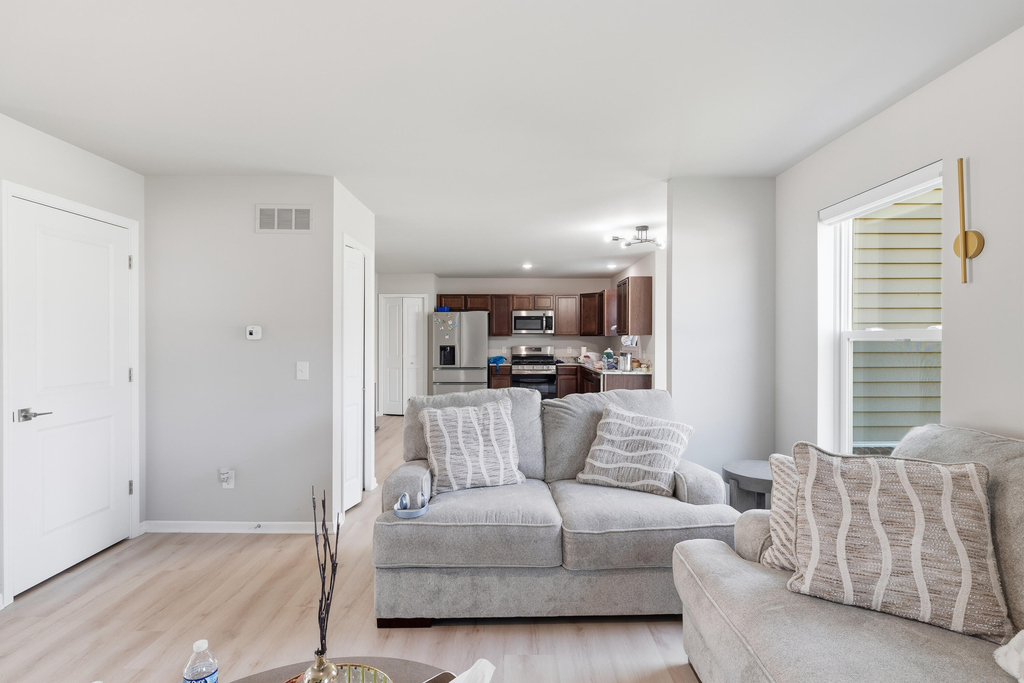15185 Hanover Avenue - Photo 4