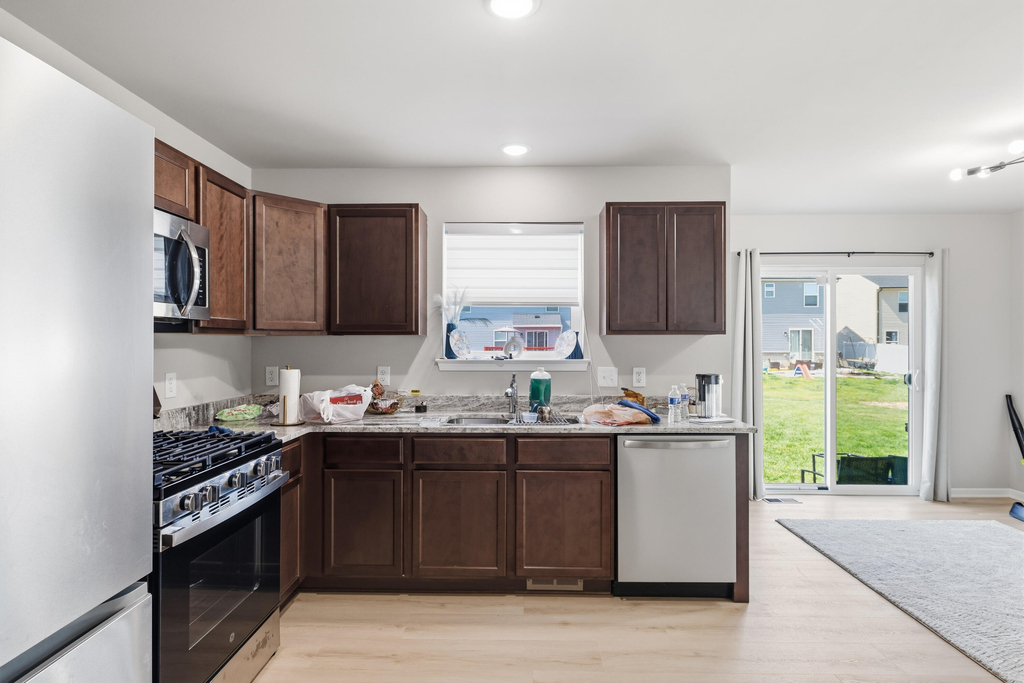 15185 Hanover Avenue - Photo 8