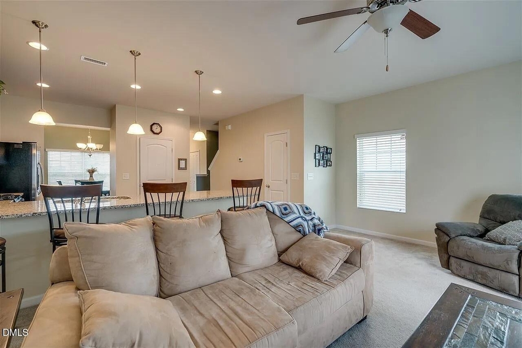 1304 Cozart Street - Photo 4