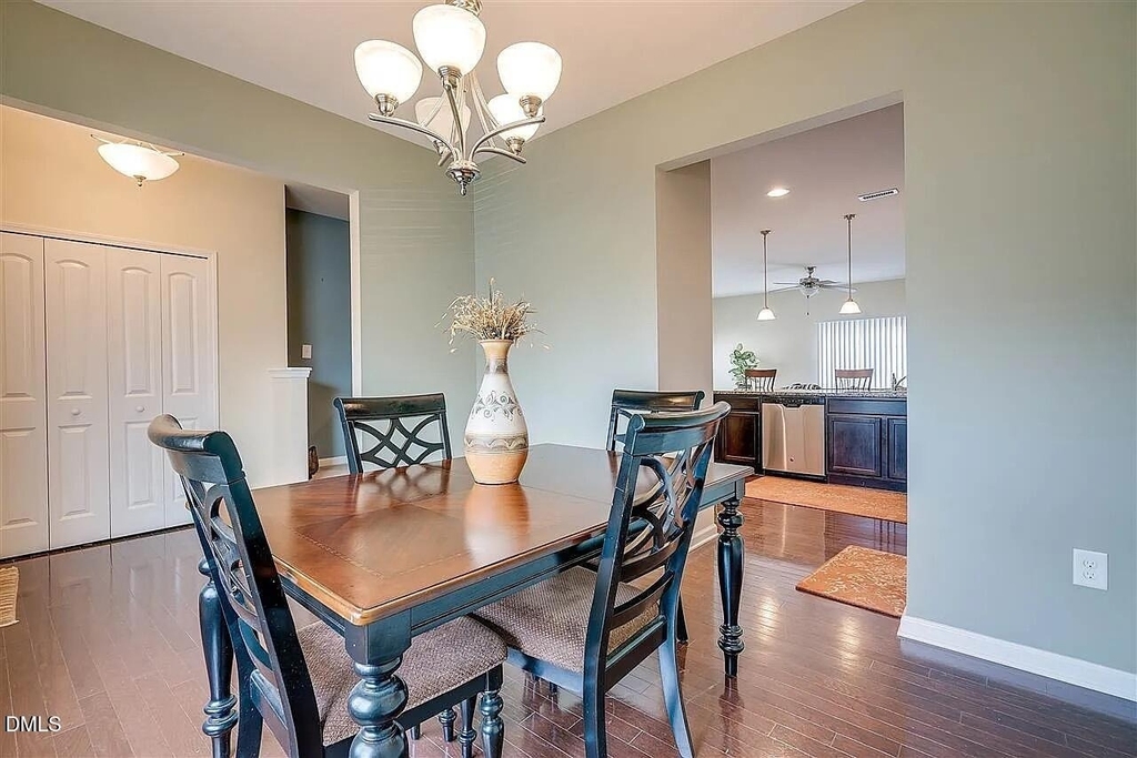 1304 Cozart Street - Photo 11