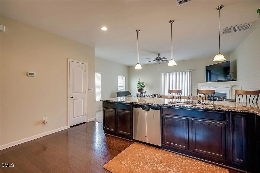 1304 Cozart Street - Photo 9
