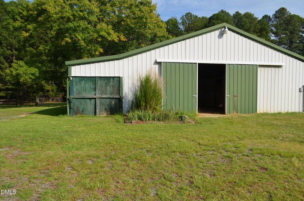 1212 Happy Hunting Hills Drive - Photo 32