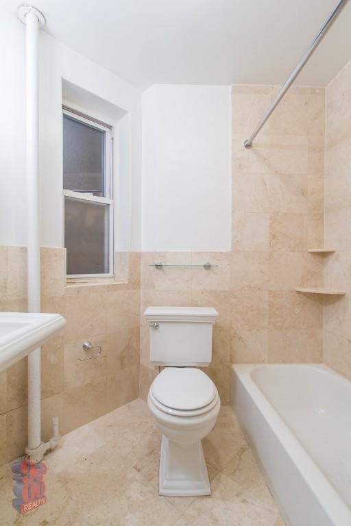 53 Leroy St., Unit 5d - Photo 4
