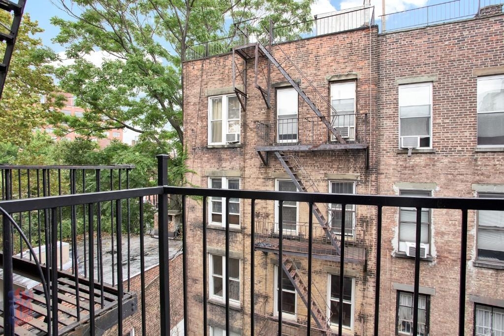 53 Leroy St., Unit 5d - Photo 3