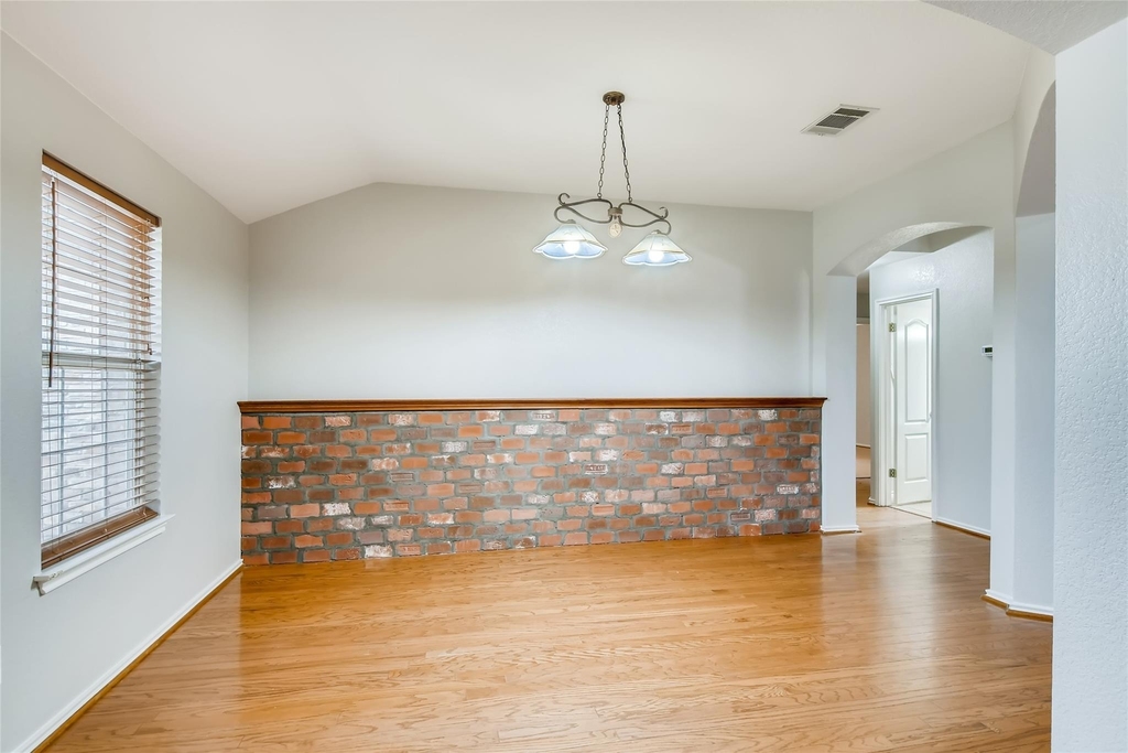 1504 Julianas Way - Photo 3