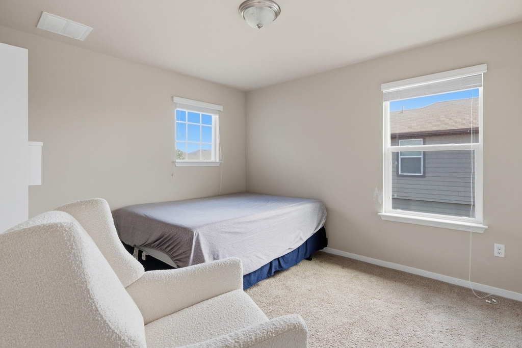 701 Liard River Rd - Photo 8