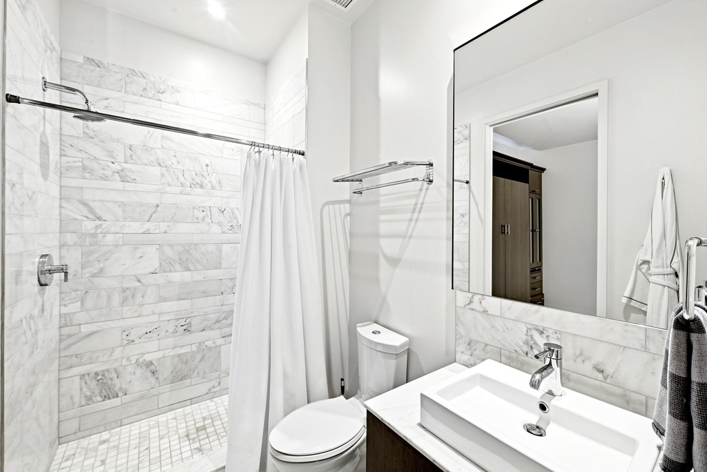 210 Lavaca St - Photo 14