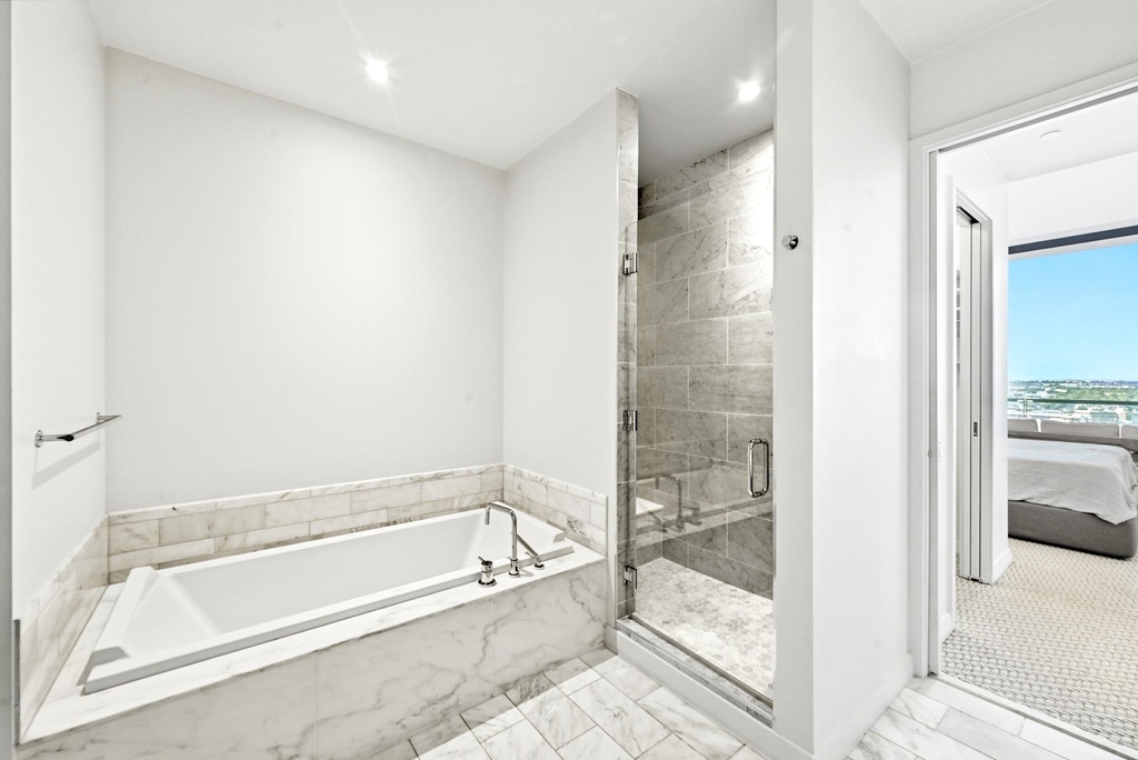 210 Lavaca St - Photo 10