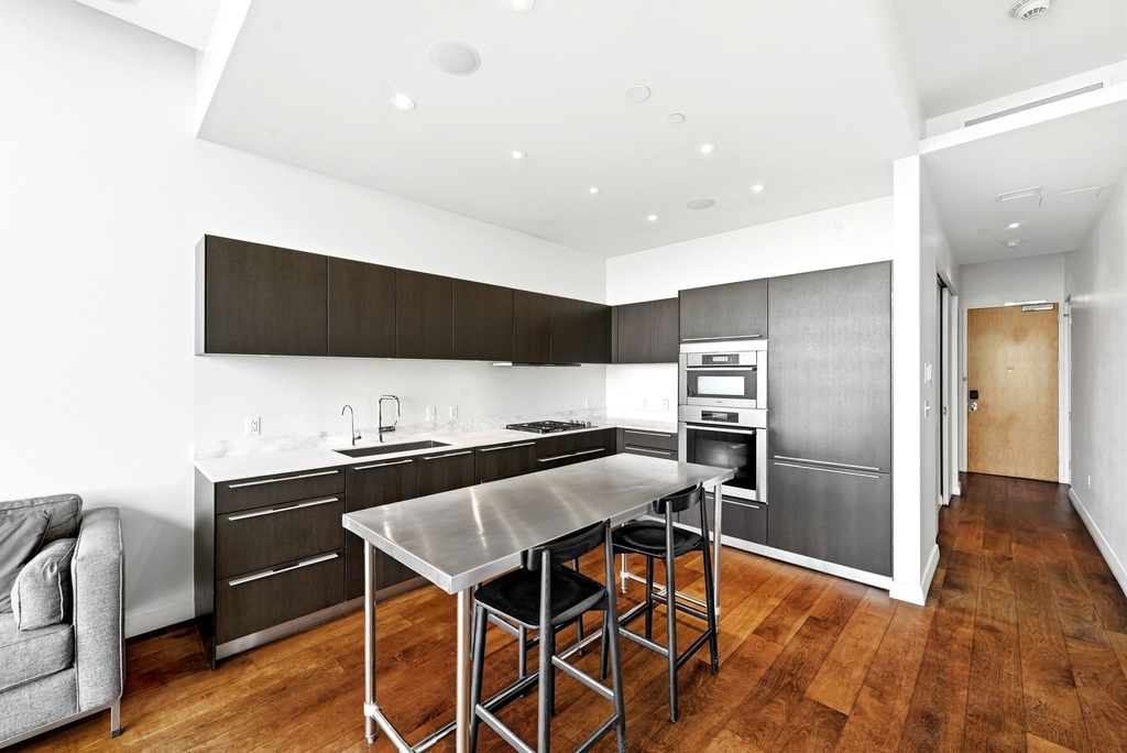 210 Lavaca St - Photo 6