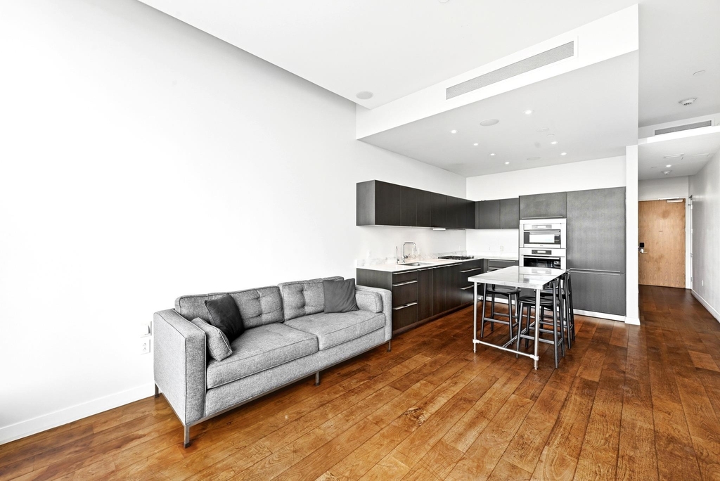 210 Lavaca St - Photo 3