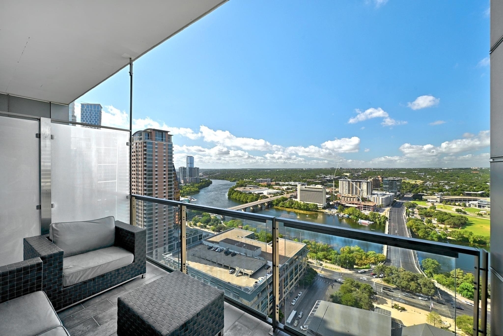 210 Lavaca St - Photo 16