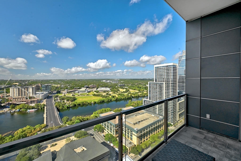 210 Lavaca St - Photo 17