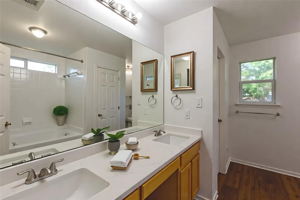 2571a Georgian Dr - Photo 4