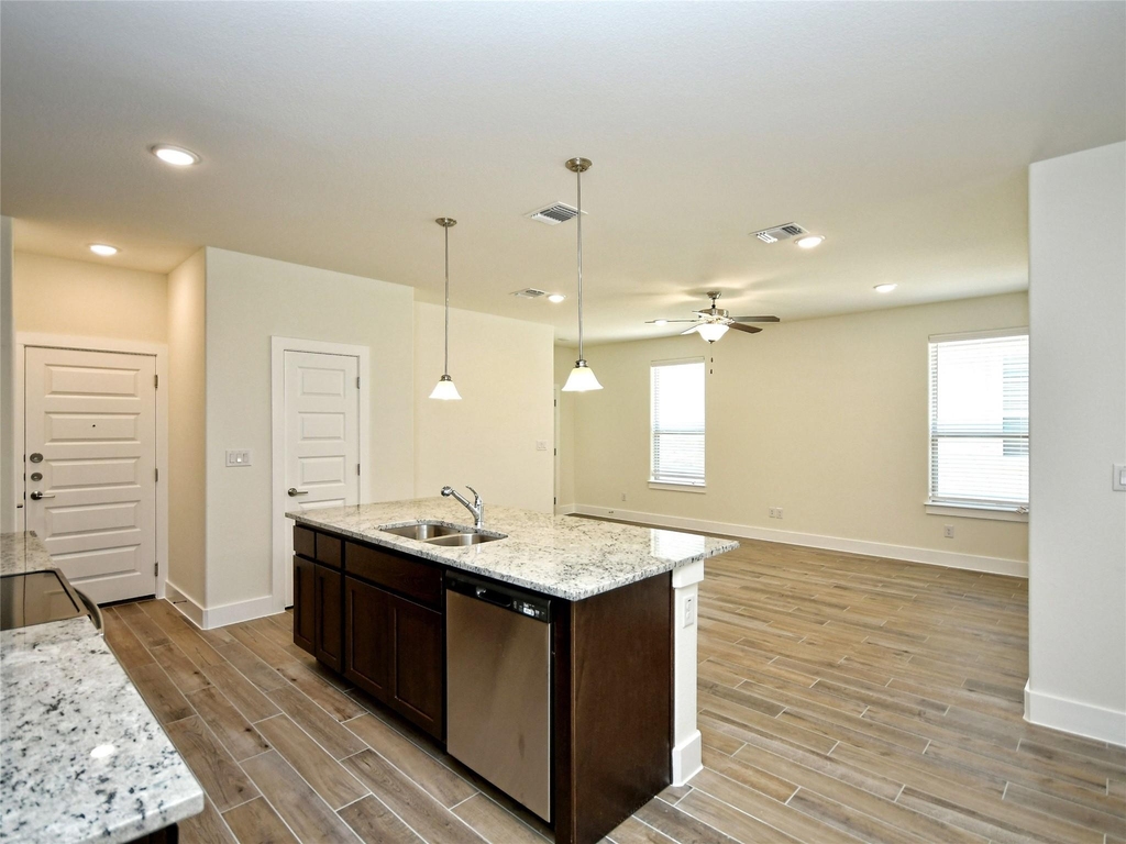408 Parkline Dr - Photo 12