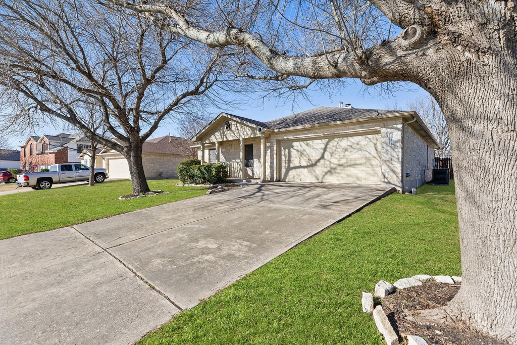 3812 Eagles Nest St - Photo 2