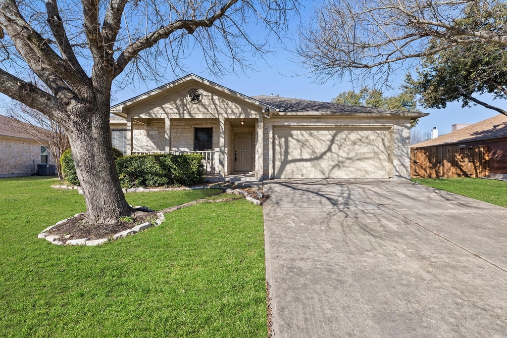 3812 Eagles Nest St - Photo 0
