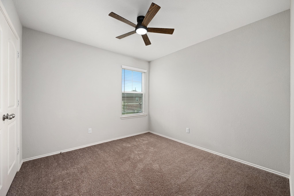 129 Purple Heart Dr - Photo 20