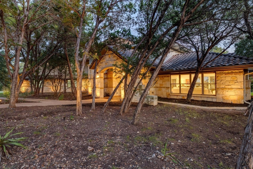 813 Moonlight Bay Dr - Photo 0