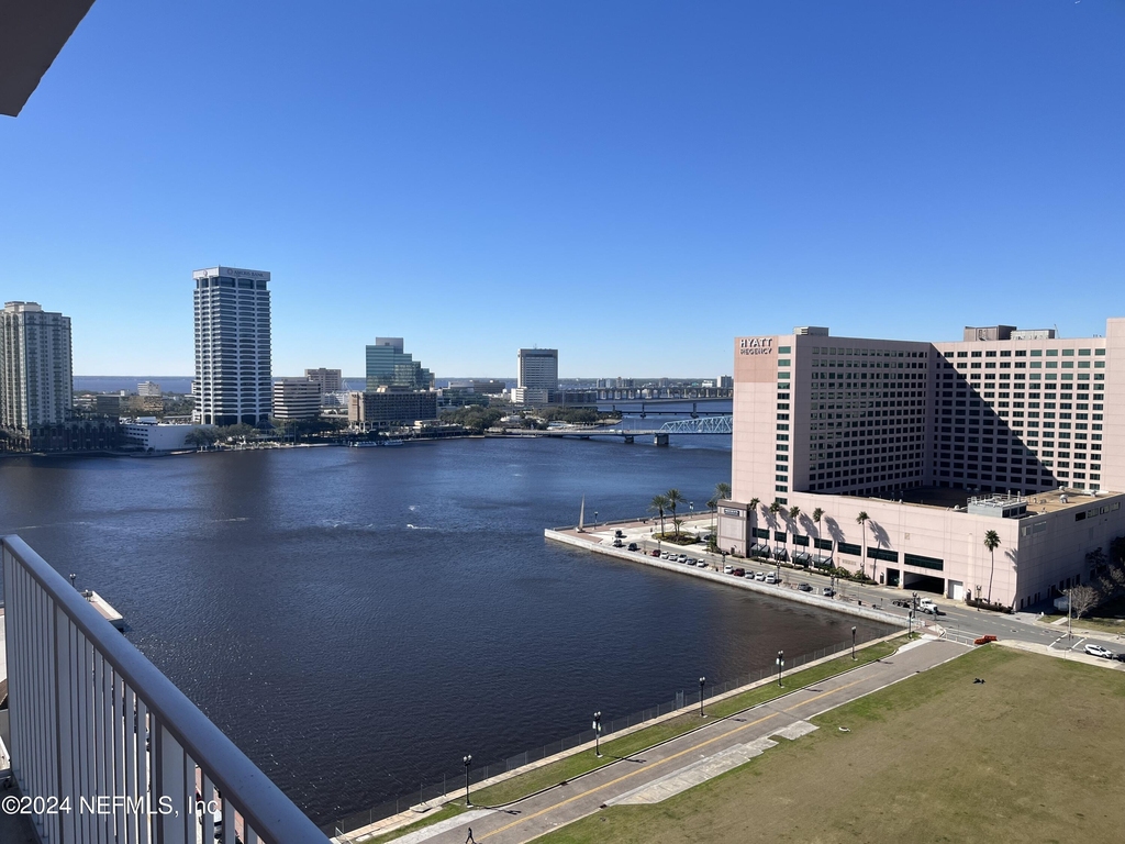 400 E Bay Street - Photo 56