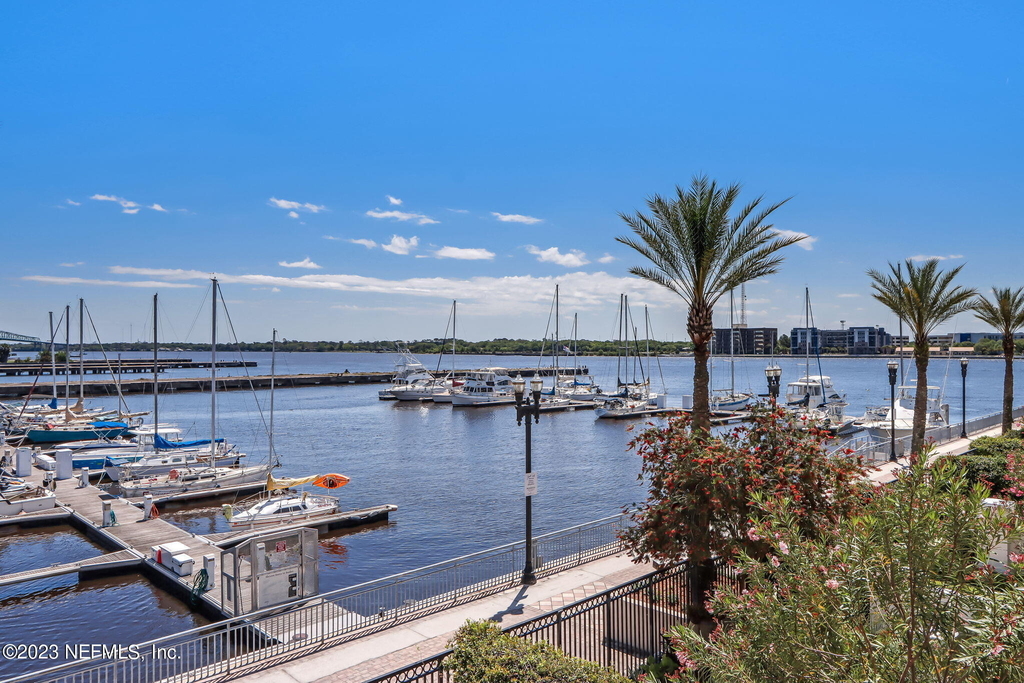 400 E Bay Street - Photo 36