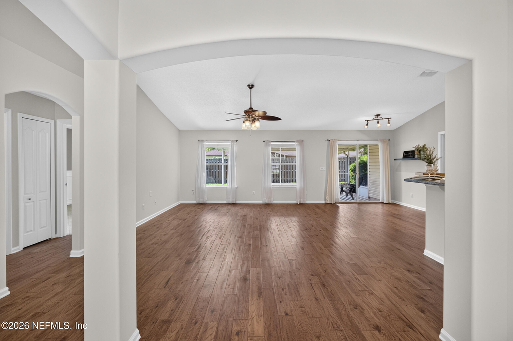 12838 Chets Creek Drive N - Photo 9