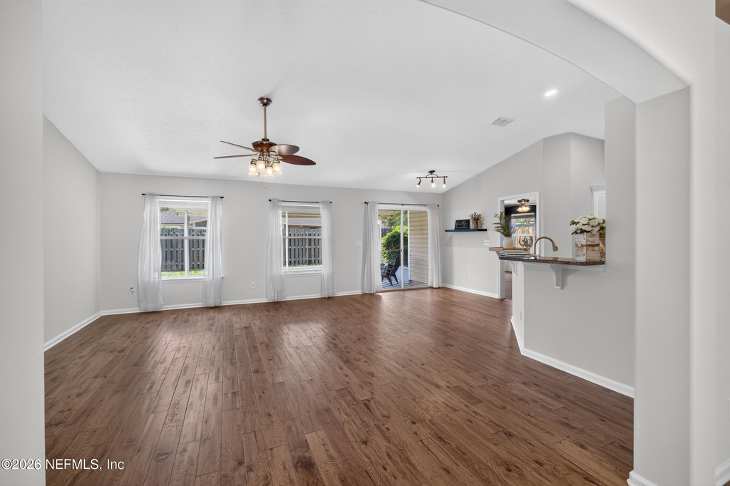 12838 Chets Creek Drive N - Photo 11