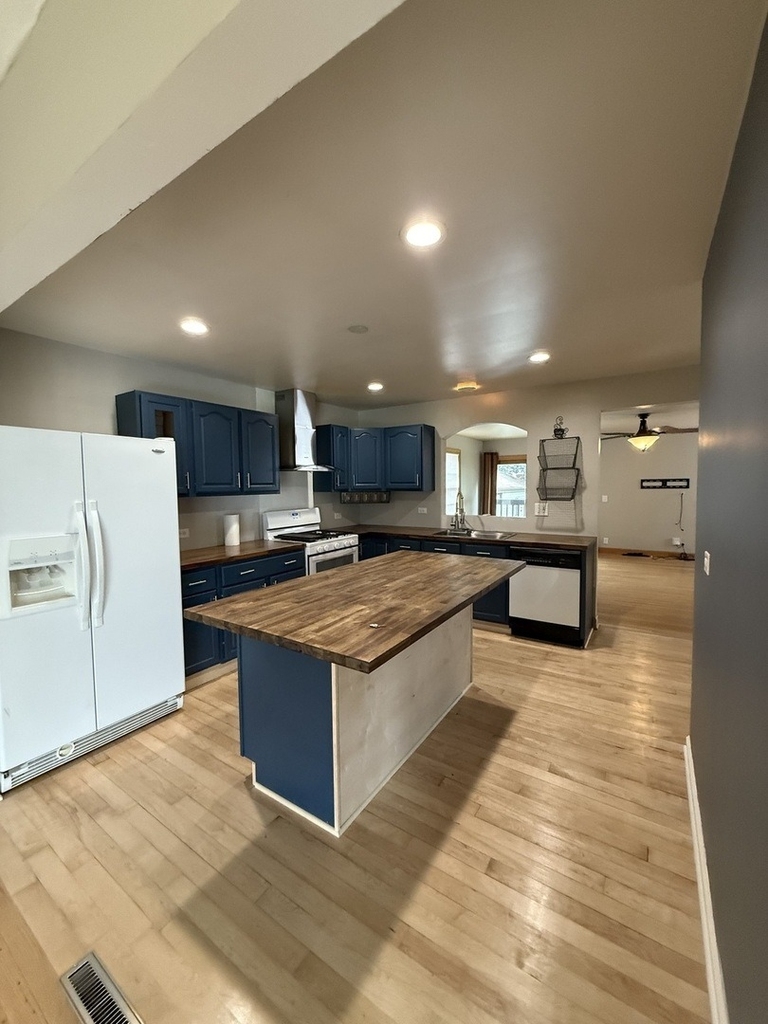 479 N Elm Avenue - Photo 3