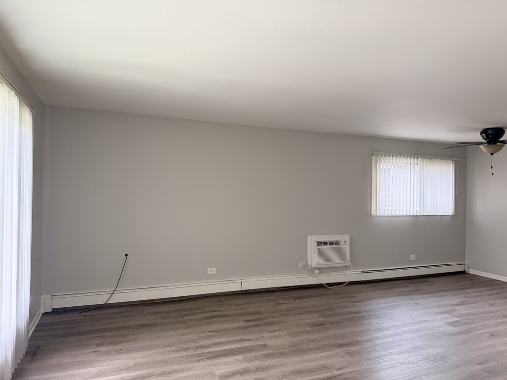 11130 S Columbus Drive - Photo 2