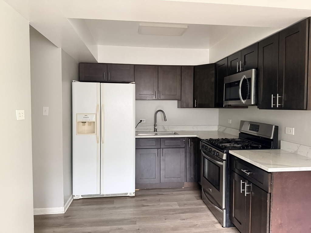 11130 S Columbus Drive - Photo 5