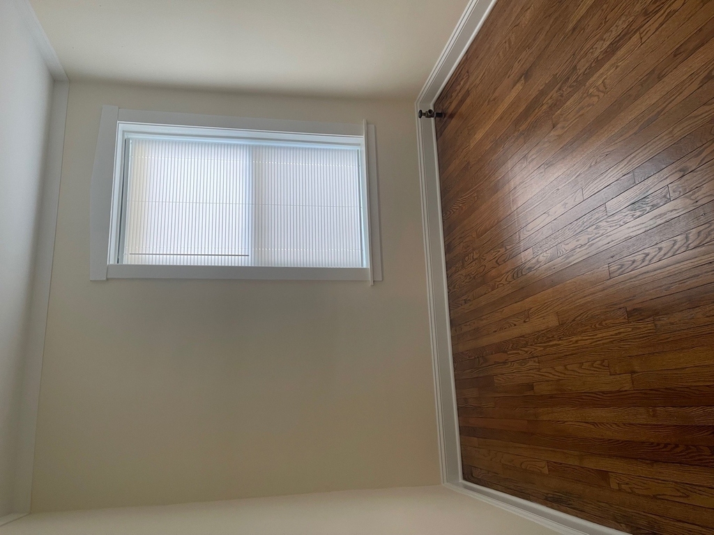2540 W Thorndale Avenue - Photo 5