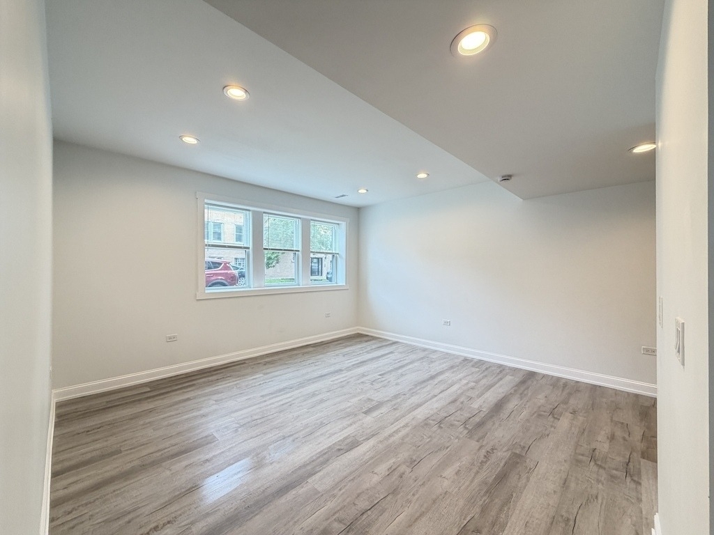 3759 N Kimball Avenue - Photo 9