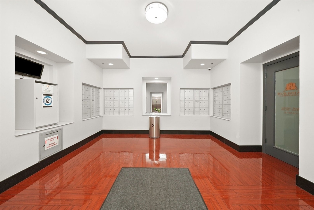 40 E 9th Street - Photo 16